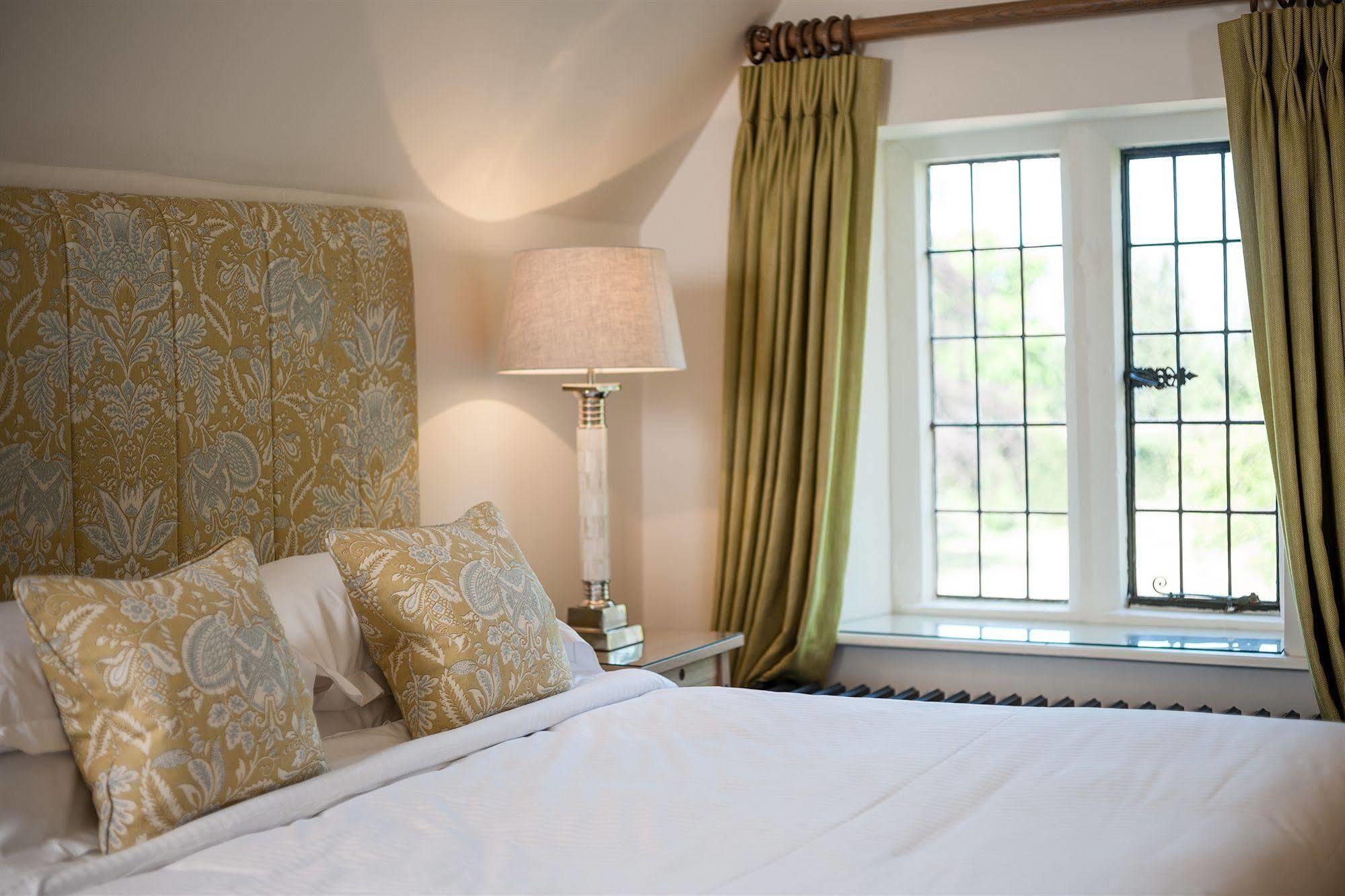 Buckland Manor - A Relais & Chateaux Hotel บรอดเวย์ ภายนอก รูปภาพ