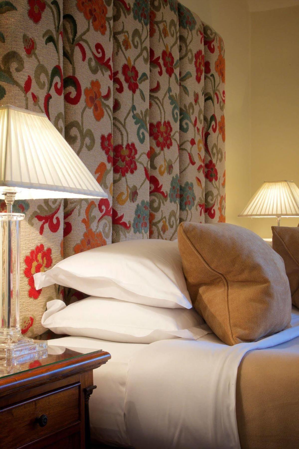 Buckland Manor - A Relais & Chateaux Hotel บรอดเวย์ ภายนอก รูปภาพ